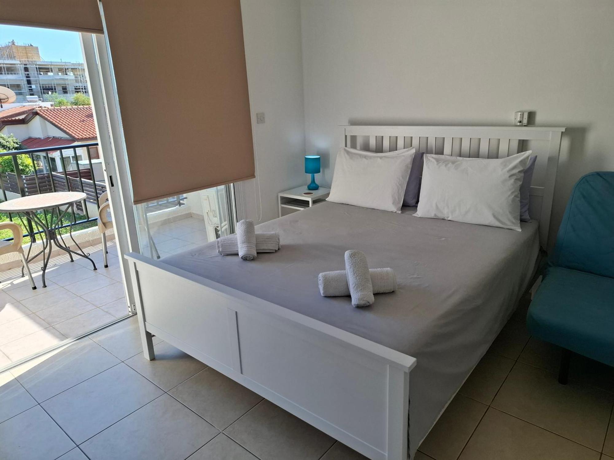 Apartment In Kato Pafos & 10 Min To Venus Beach Экстерьер фото